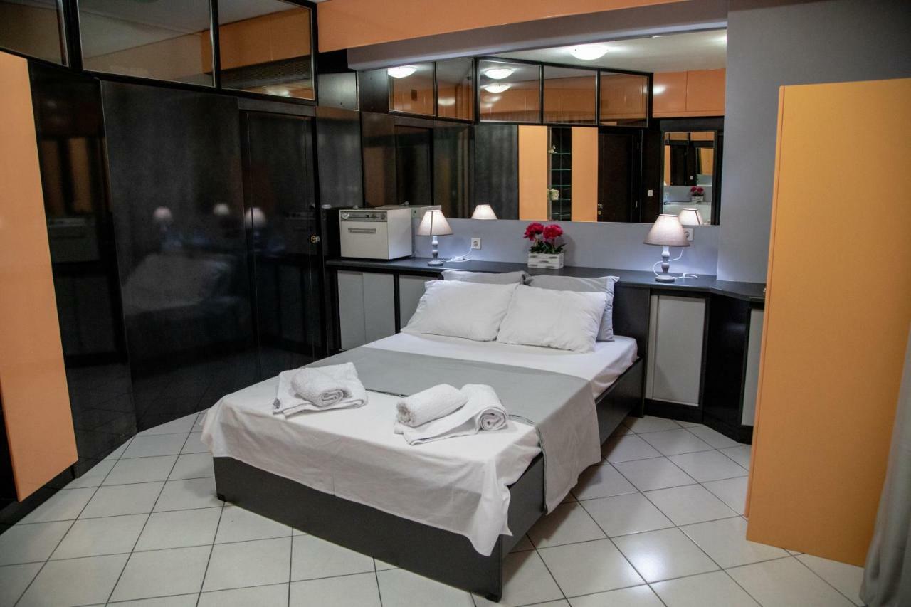Christine'S Downtown Suites Kavala Exterior photo